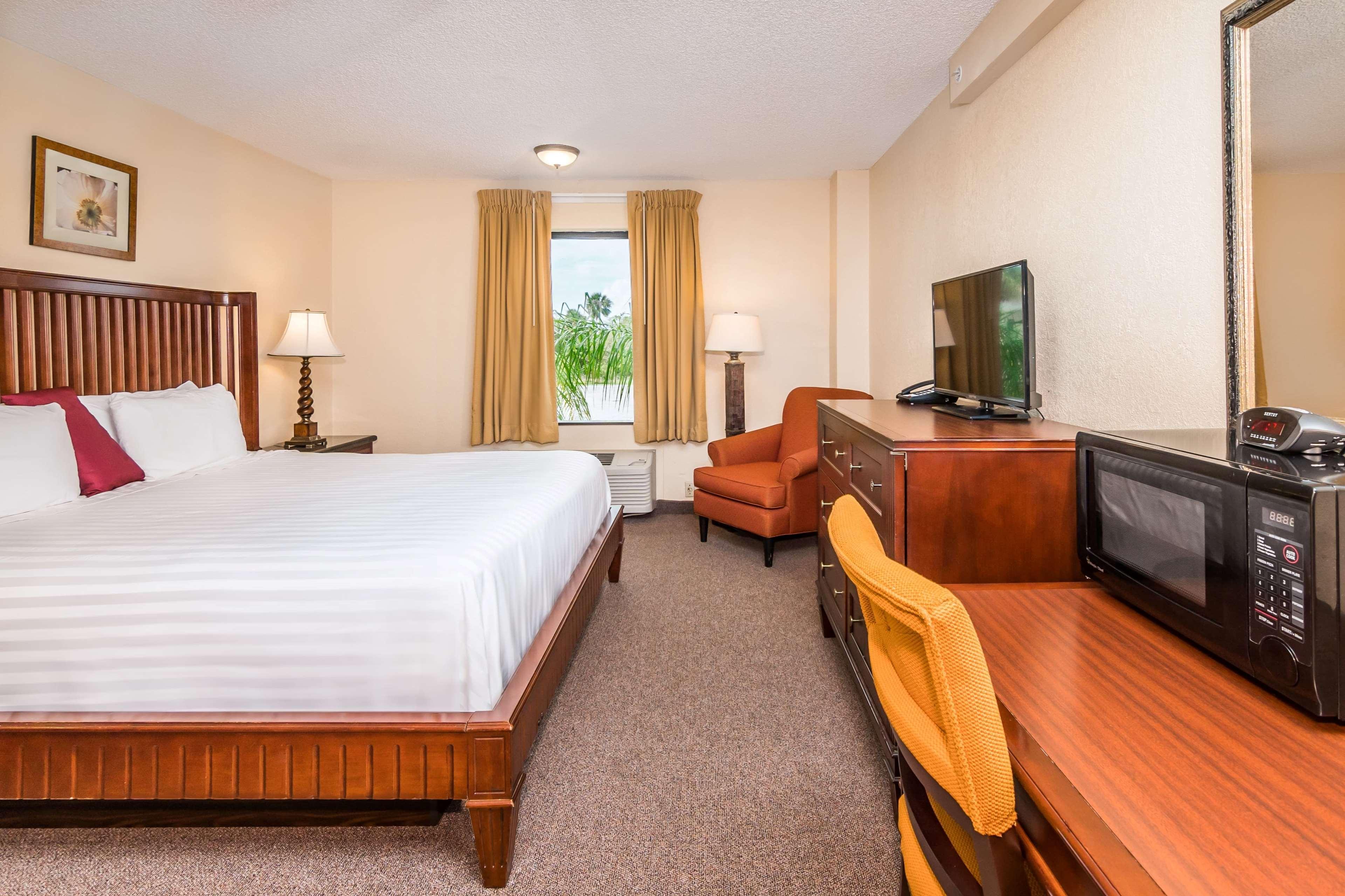 Days Inn & Suites By Wyndham Lake Okeechobee Eksteriør billede