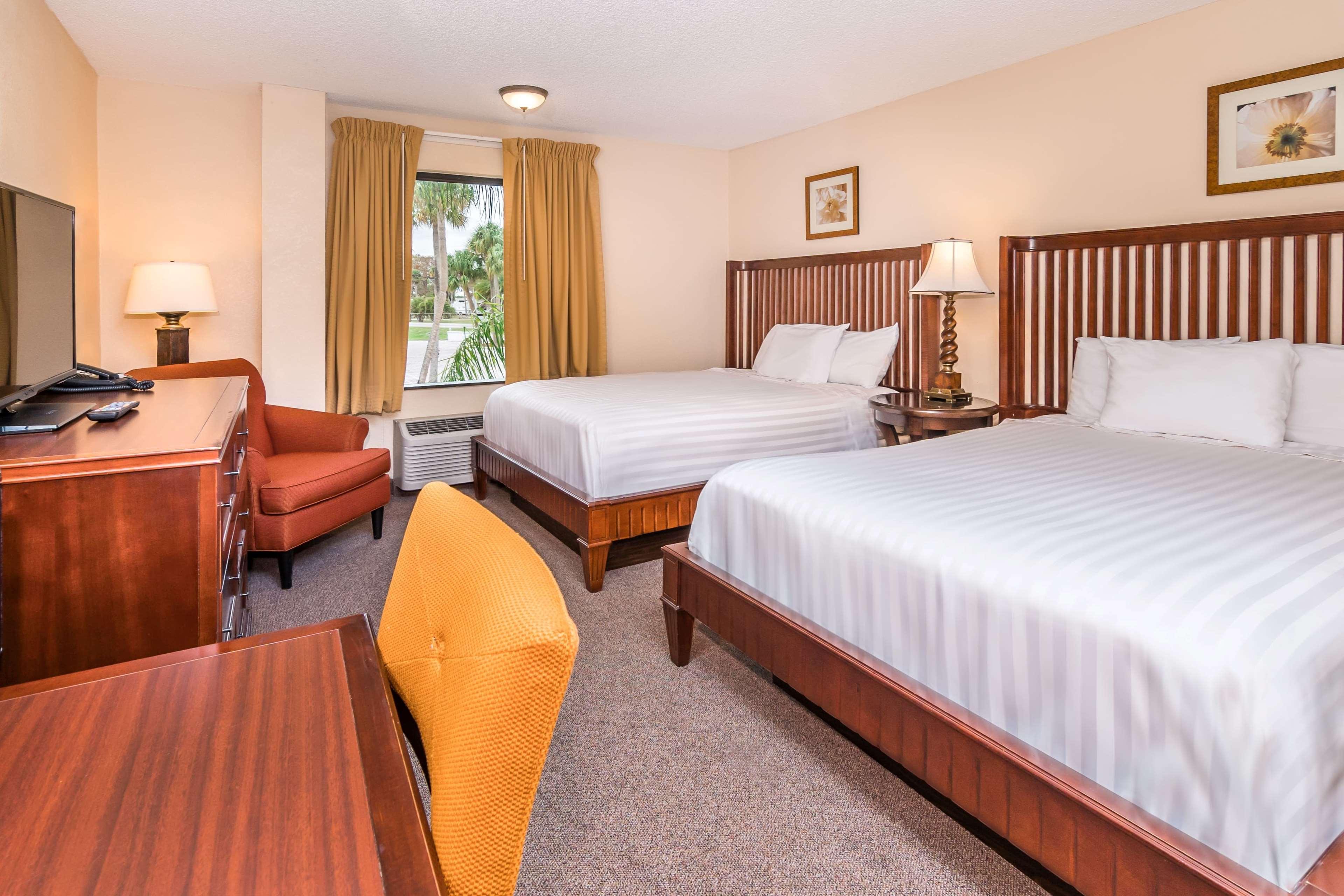 Days Inn & Suites By Wyndham Lake Okeechobee Eksteriør billede