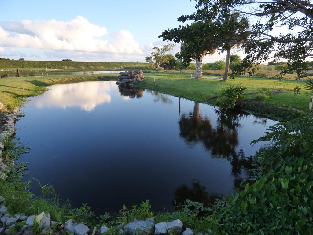 Days Inn & Suites By Wyndham Lake Okeechobee Eksteriør billede