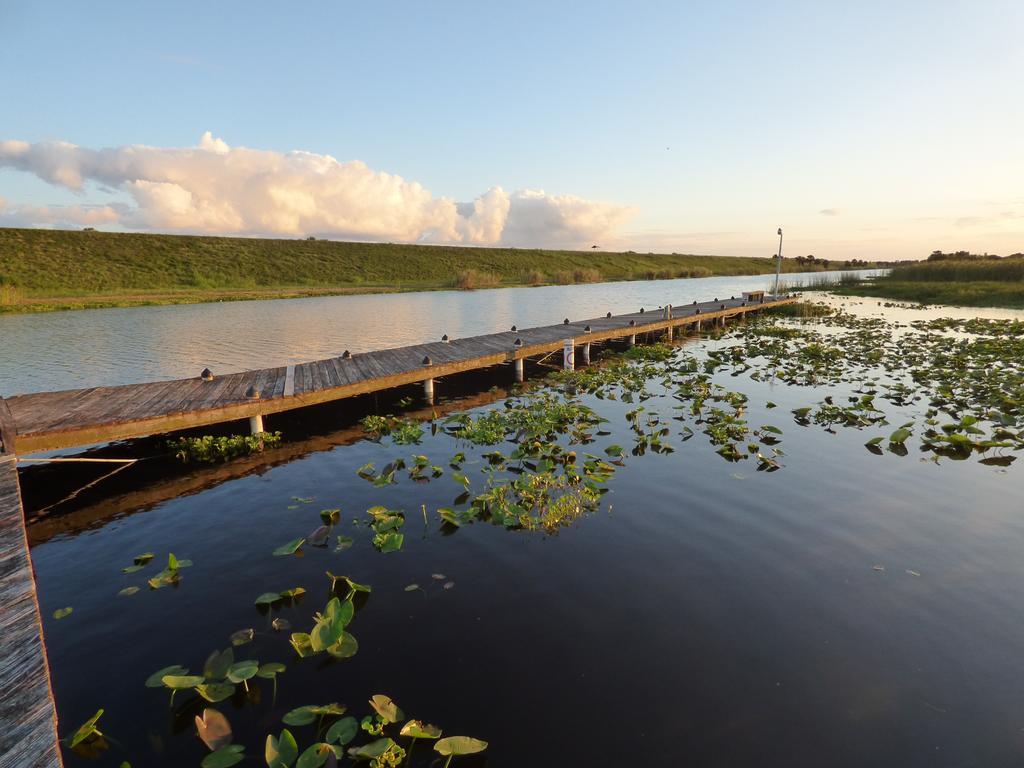 Days Inn & Suites By Wyndham Lake Okeechobee Eksteriør billede