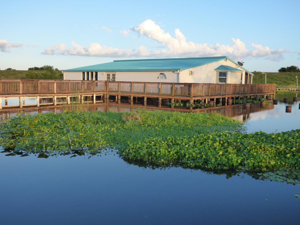 Days Inn & Suites By Wyndham Lake Okeechobee Eksteriør billede
