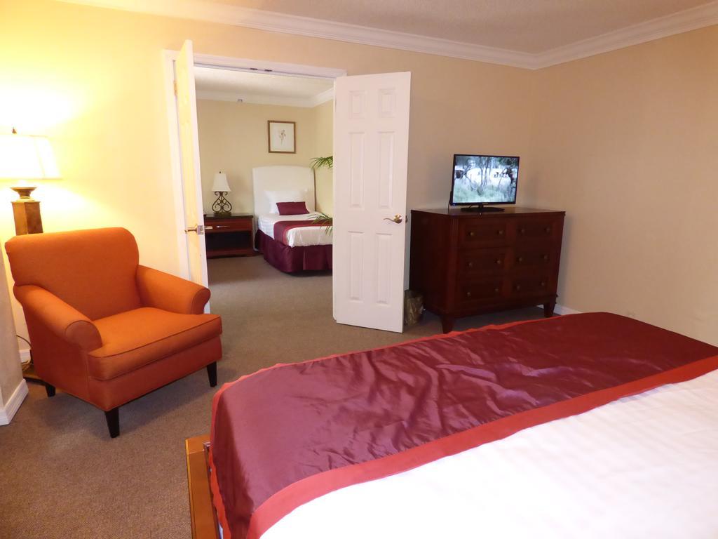 Days Inn & Suites By Wyndham Lake Okeechobee Eksteriør billede