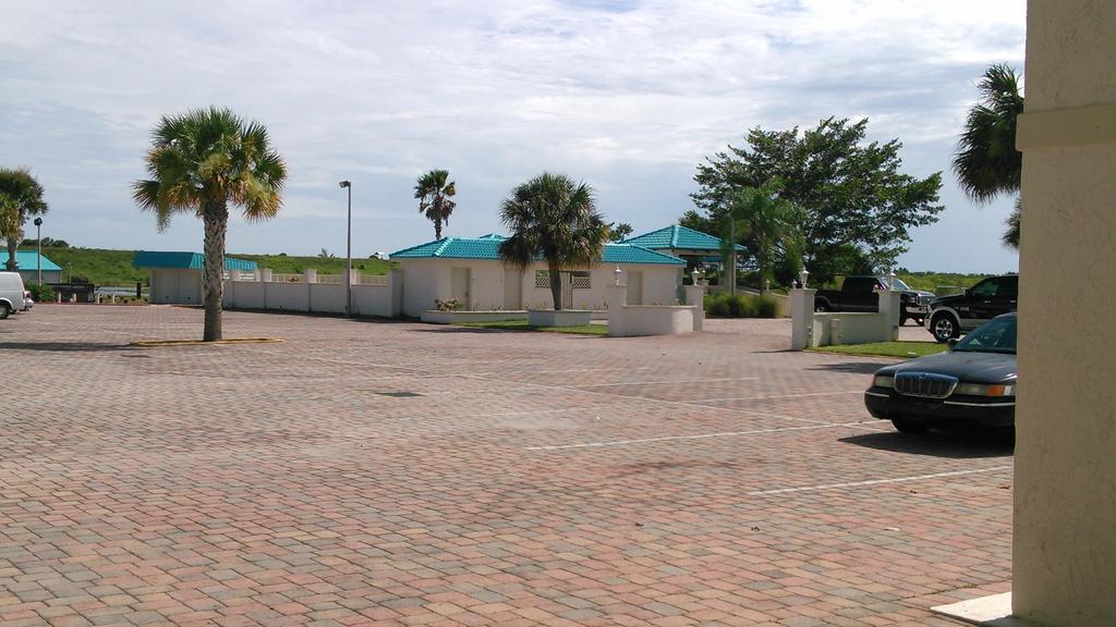 Days Inn & Suites By Wyndham Lake Okeechobee Eksteriør billede