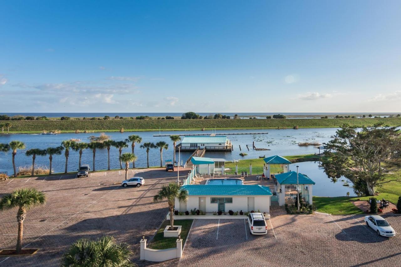 Days Inn & Suites By Wyndham Lake Okeechobee Eksteriør billede